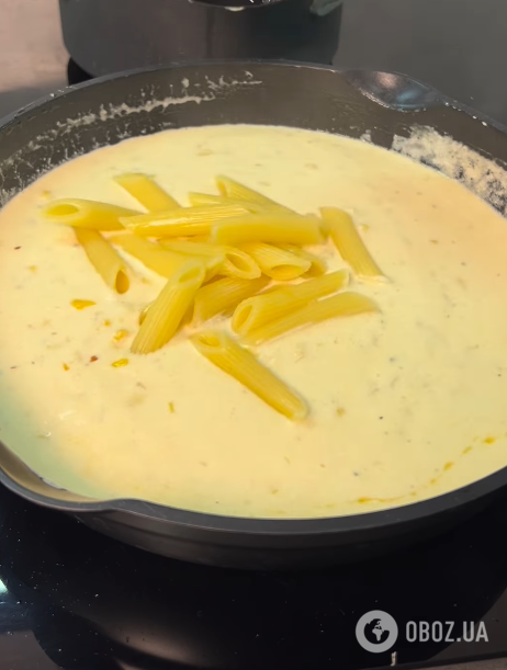 Макарони по-новому: ділимось вишуканим рецептом пасти з кукурудзою та куркою