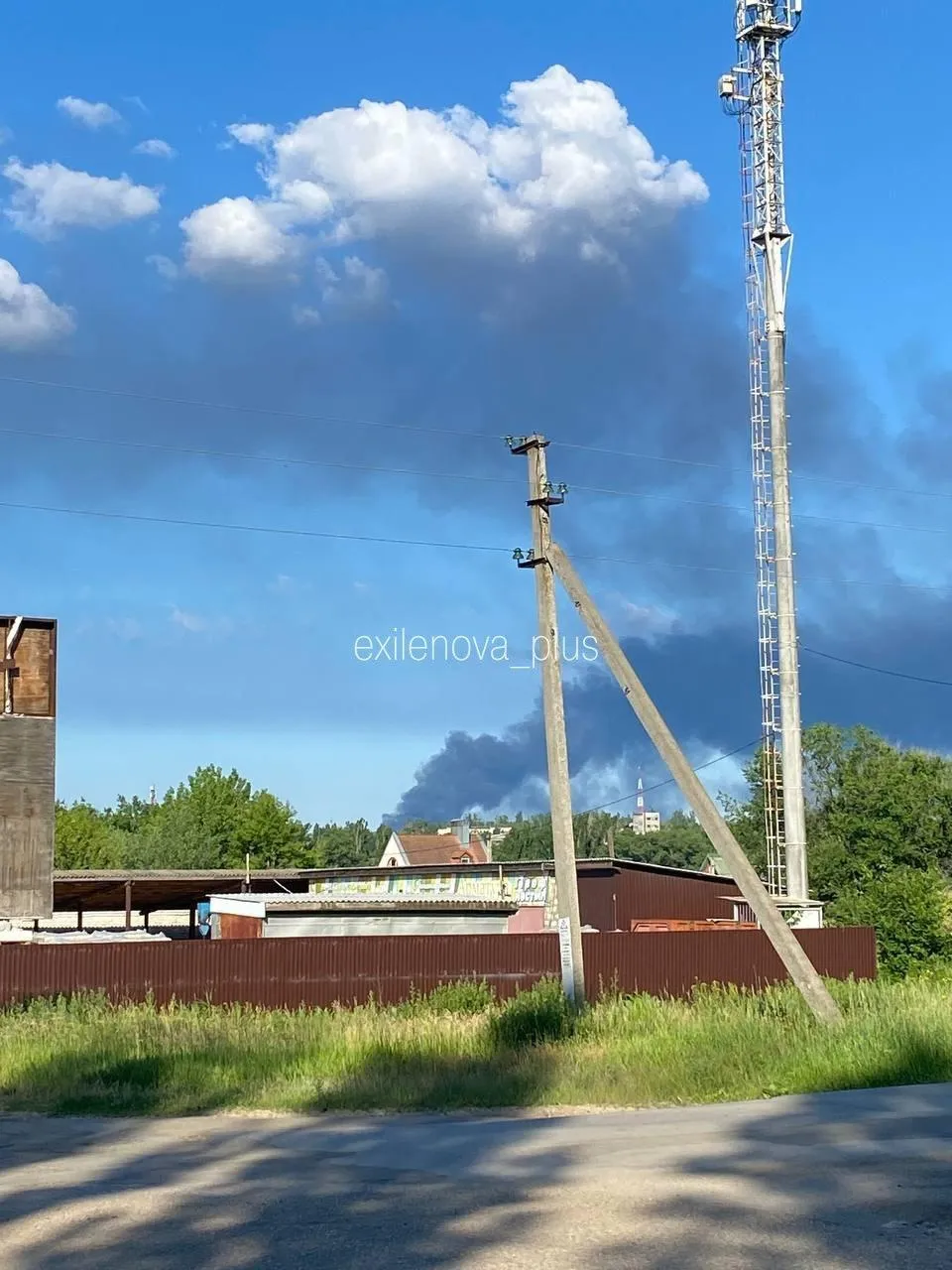 Пожар после прилетов