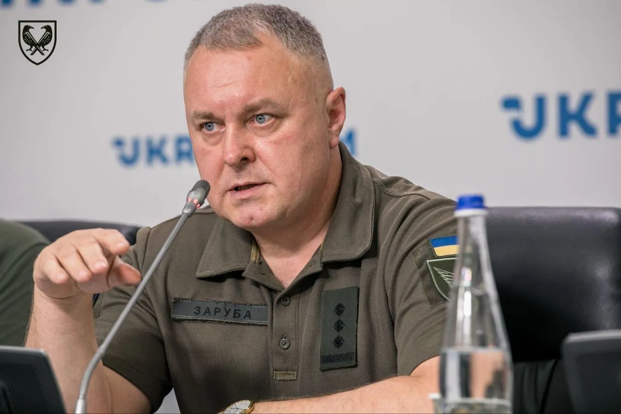 Головний науковий співробітник науково-дослідного управління Державного науково-дослідного інституту випробувань і сертифікації озброєння та військової техніки полковник Олександр Заруба.