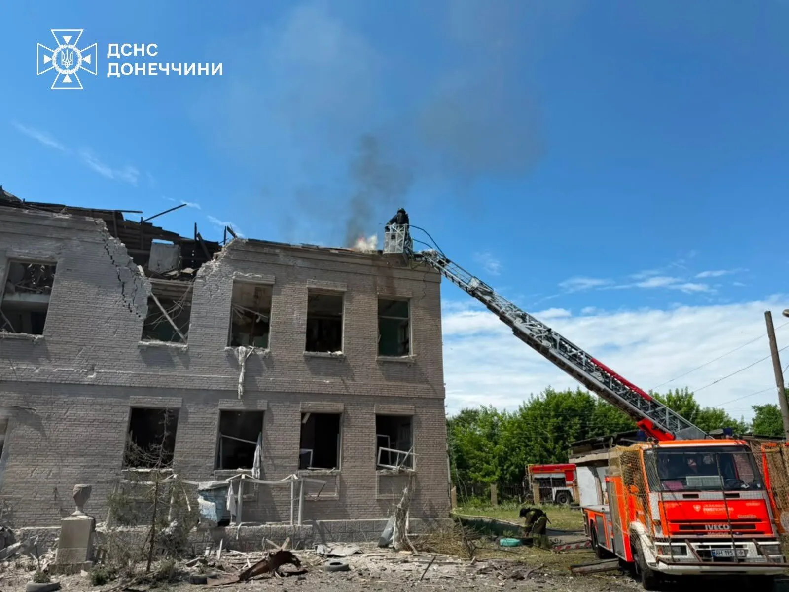 Наслідки авіаудару по Слов'янську.