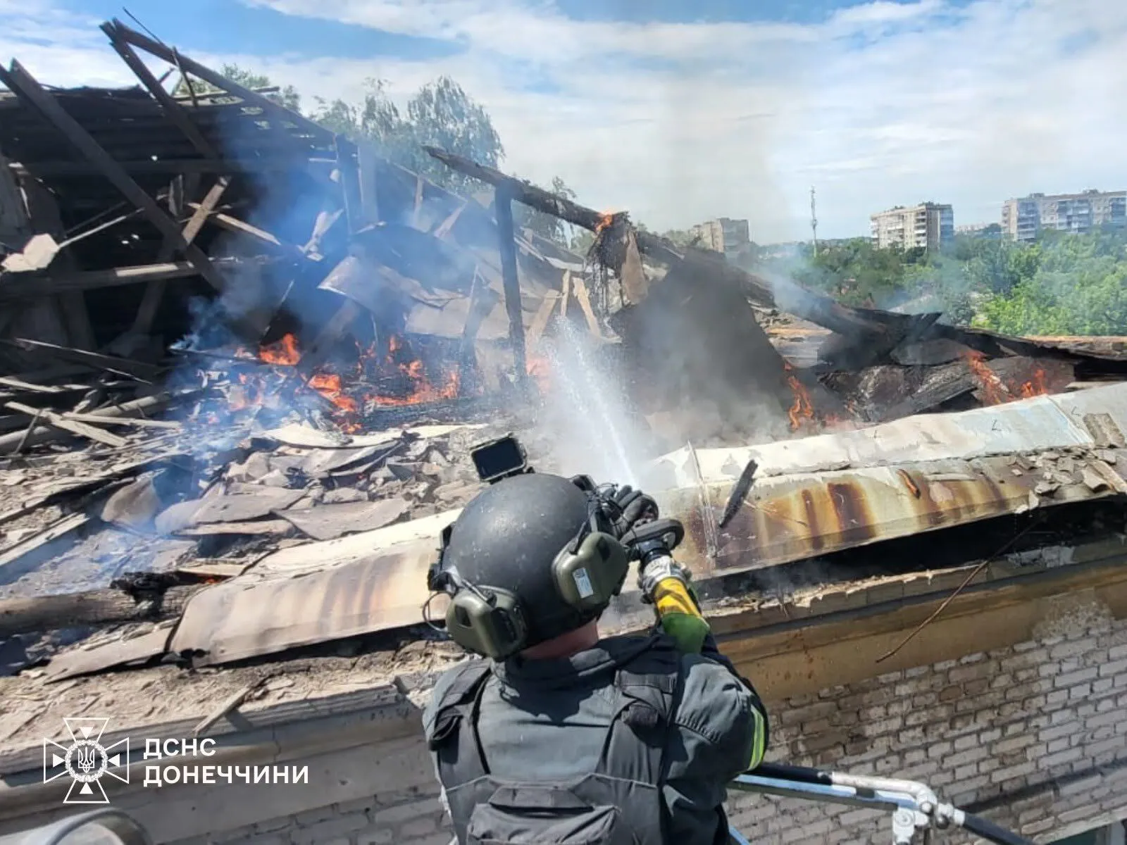 Наслідки авіаудару по Слов'янську.