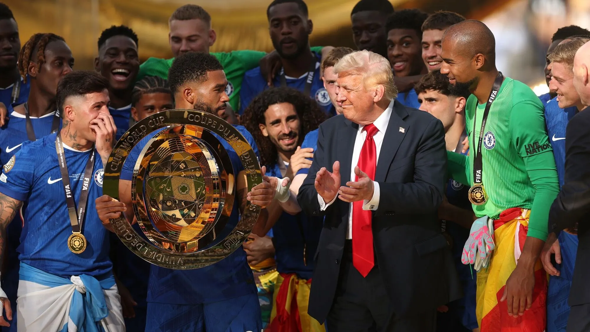 Трамп присоединился к языковым спорам по поводу футбола.