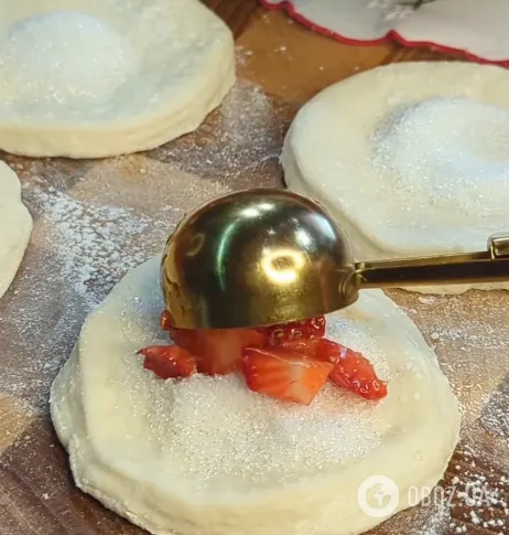 Пышные вареники с клубникой на пару: как приготовить вкусное блюдо для детей