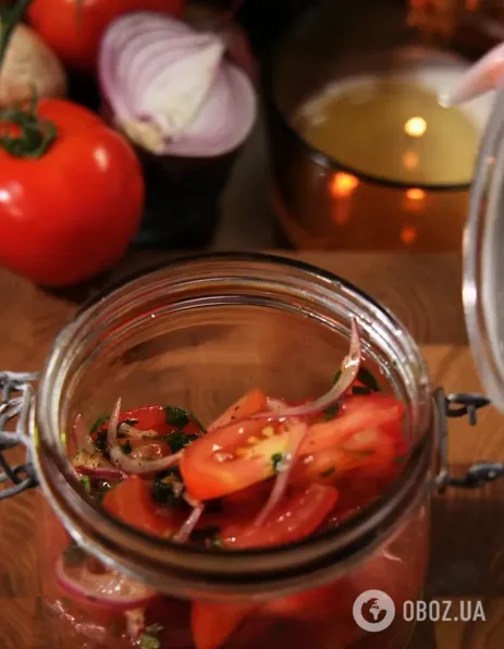 Сочные помидоры по-грузински: как приготовить вкусную закуску к шашлыку