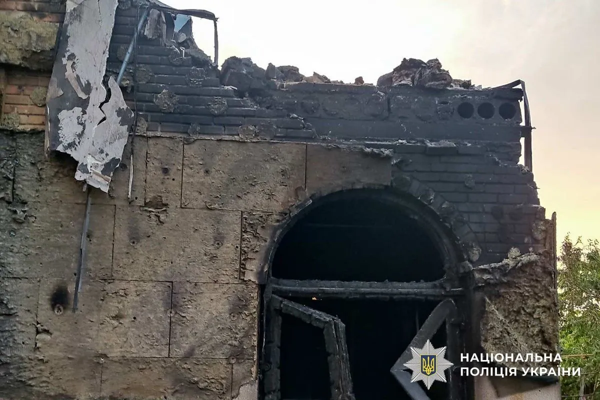 На Донеччині ворог атакував будинки, магазини та авто