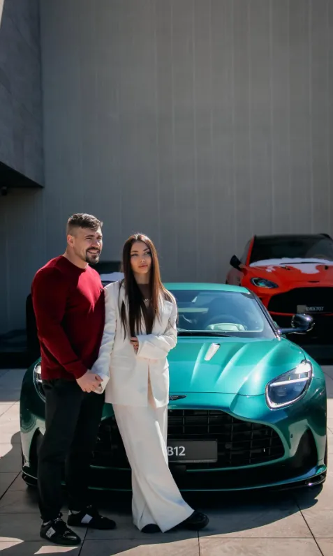 Aston Martin DB12 обійшовся подружжю в 350 тисяч доларів