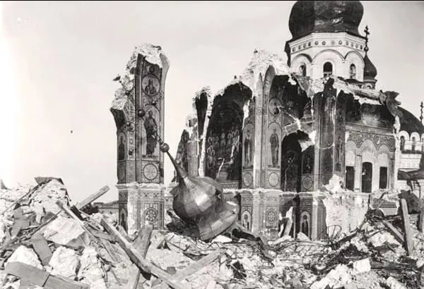 Разрушенный Успенский собор, 1941 год.