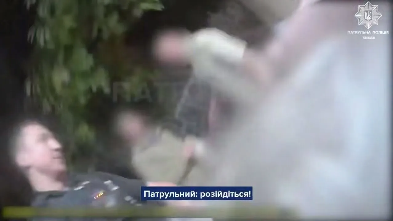 В полиции показали первые минуты после удара РФ по Киеву.