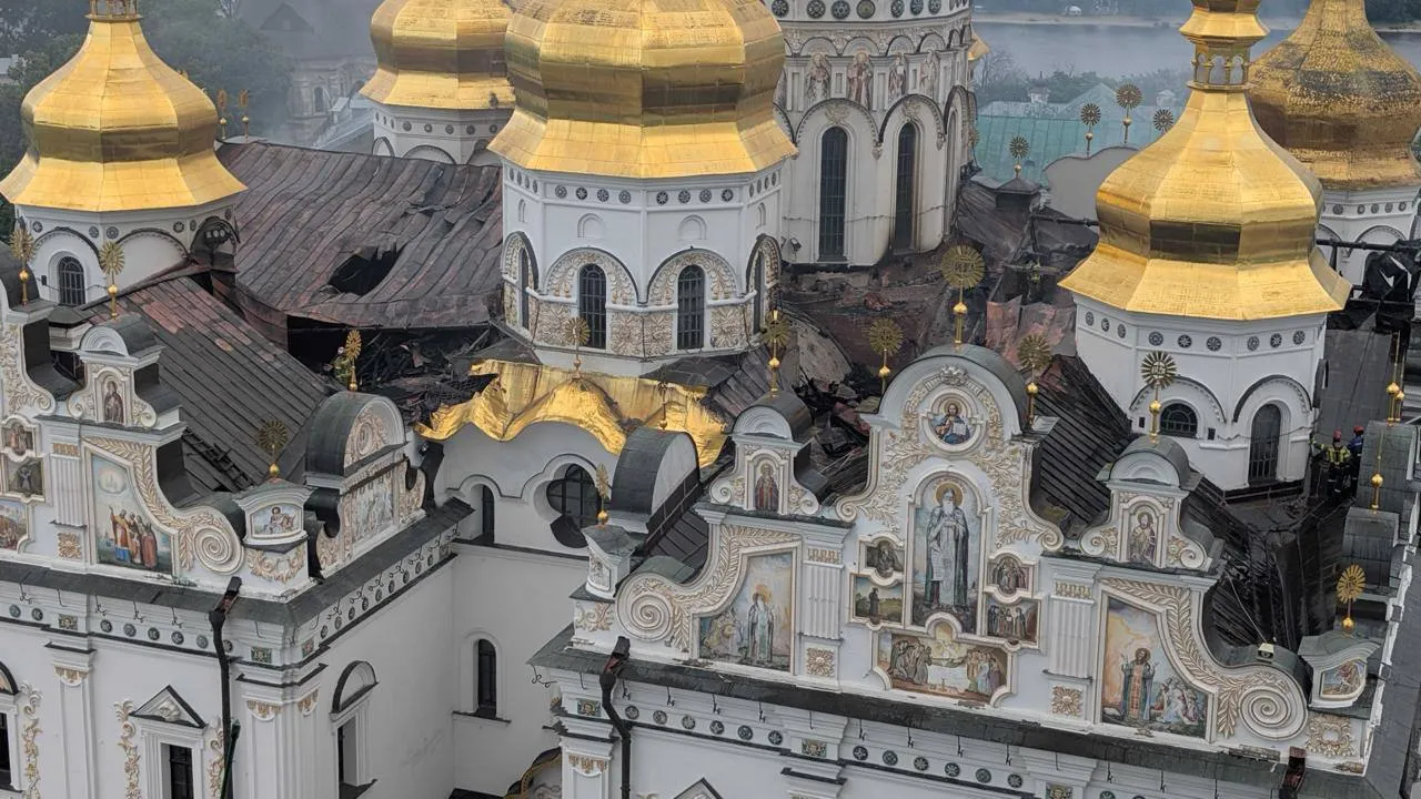Наслідки удару по Києво-Печерській лаврі.
