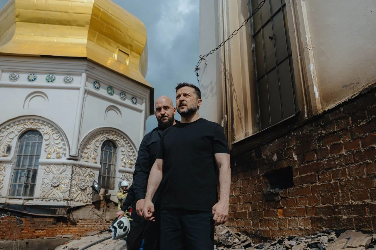 Ворог навмисно вдарив по території міста, де розташовані Києво-Печерська лавра.