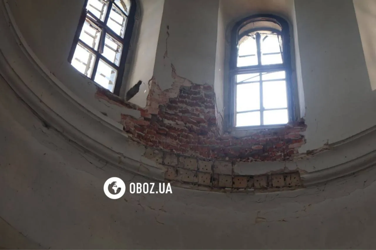 Пошкоджень зазнали внутрішні приміщення храму.