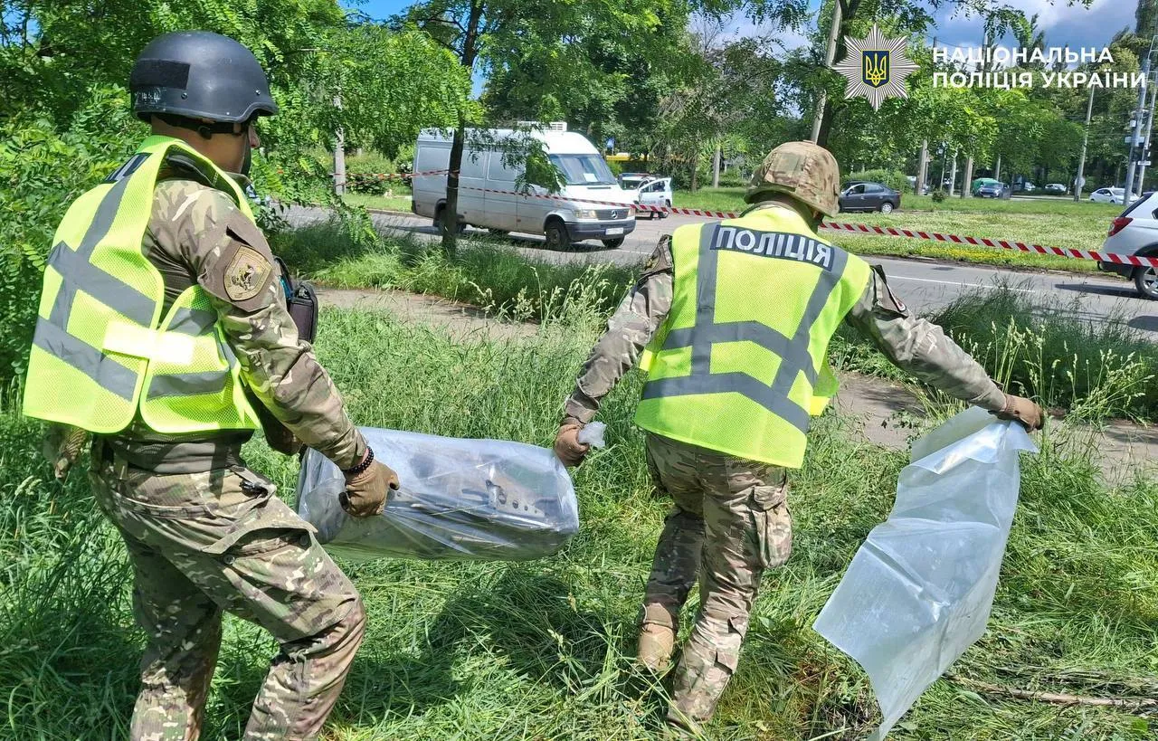 Сапери вилучили бойову частину російського дрона "Герань-2".