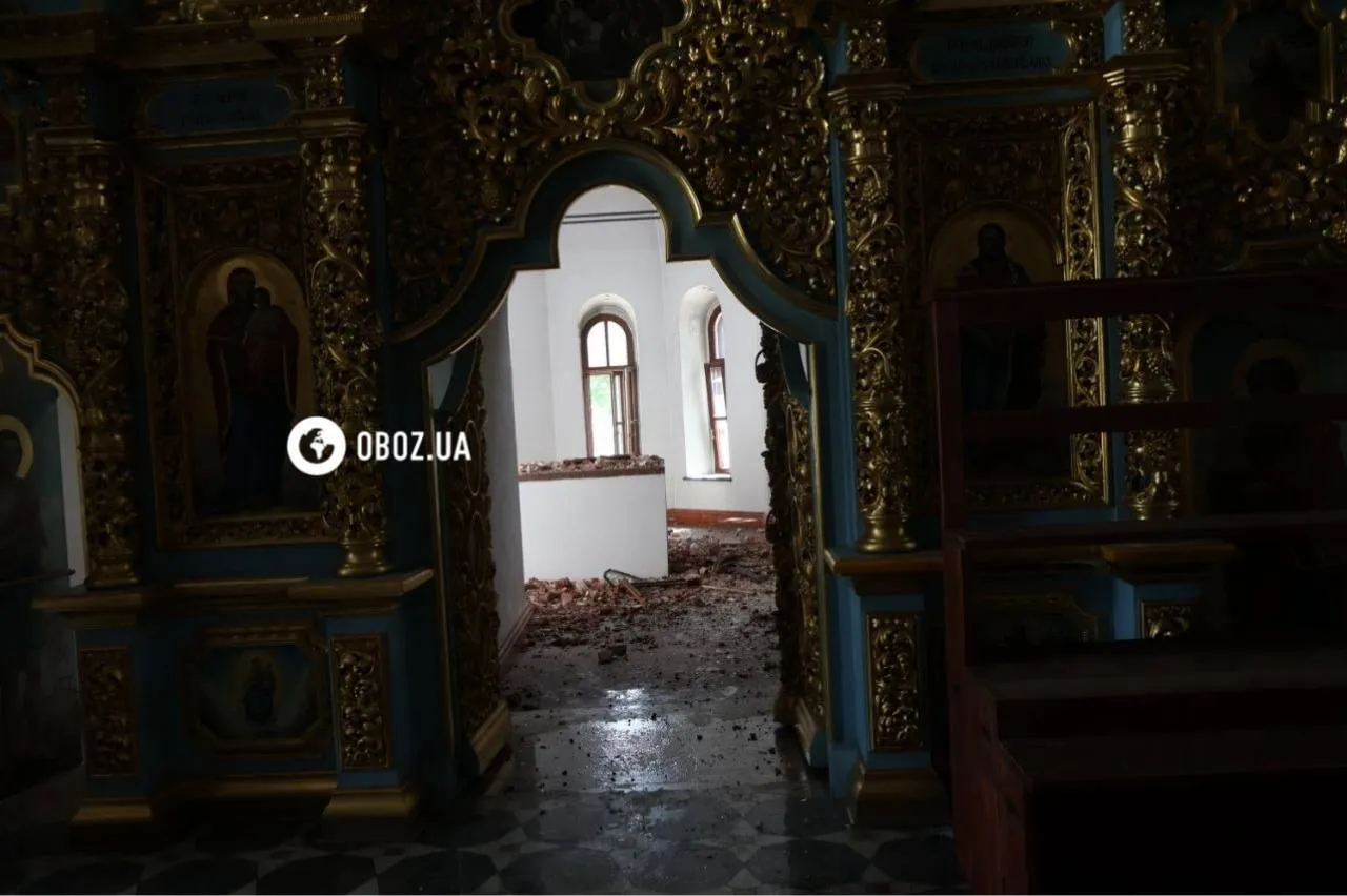 Пошкоджень зазнали внутрішні приміщення храму.