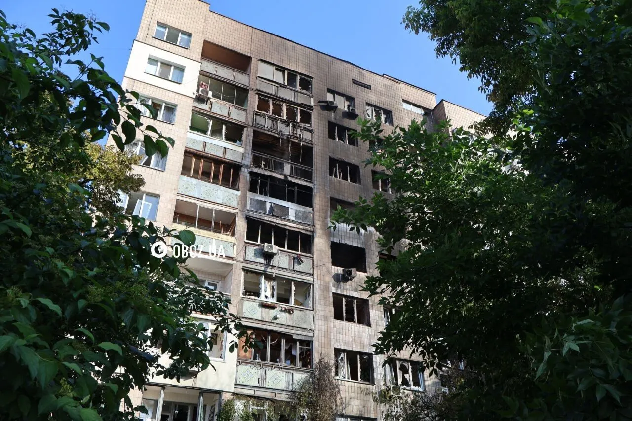 У Солом’янському районі Києва дрон-камікадзе влучив квартиру.