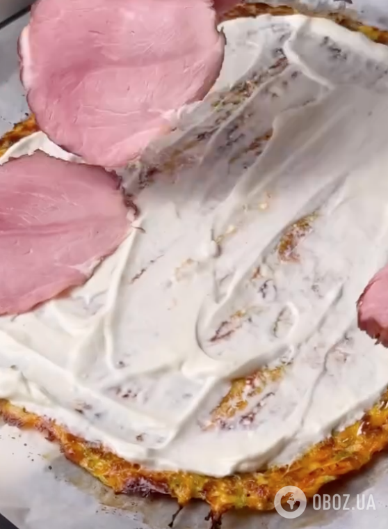 Полезный кабачковый рулет с сырной начинкой: делимся рецептом вкусной закуски