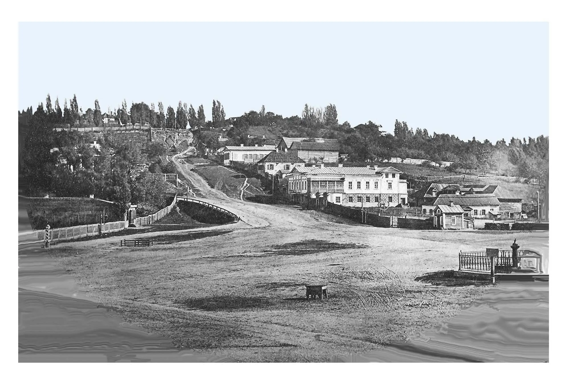 Праворуч фонтан "Костянтин" або "Моряк". Фото Б.Захаркевича. 1865.
