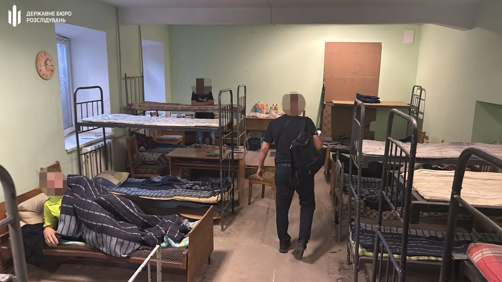 Мужчин незаконно удерживали в помещениях ТЦК