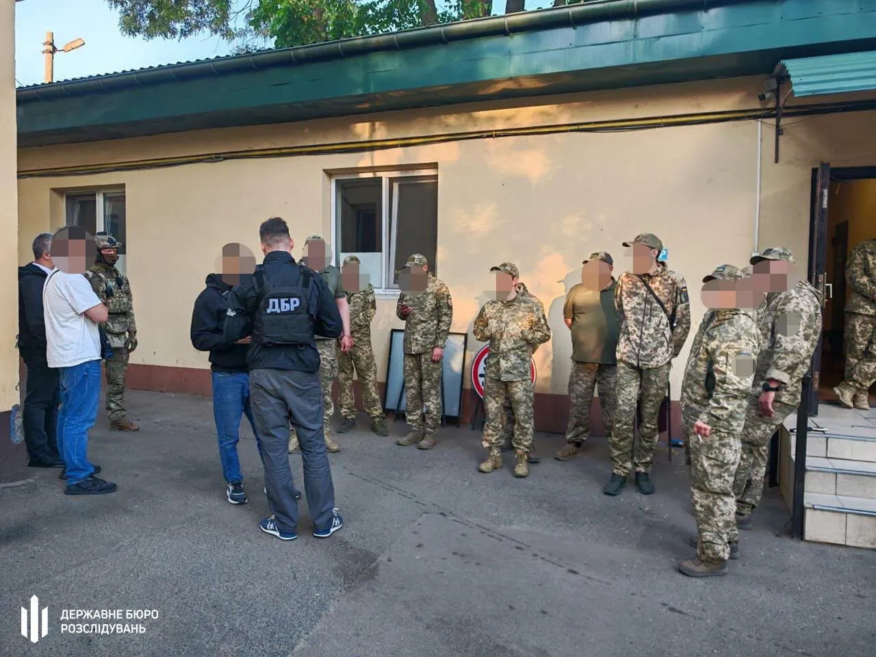 Разоблачили девять организаторов и участников схемы