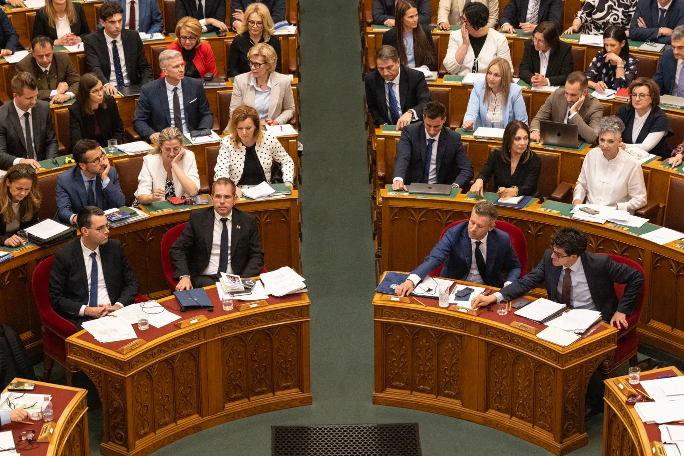 Голосование в парламенте Венгрии.