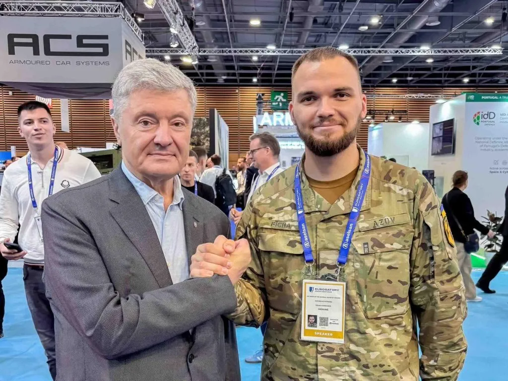Петро Порошенко відвідав виставку озброєнь Eurosatory 2026