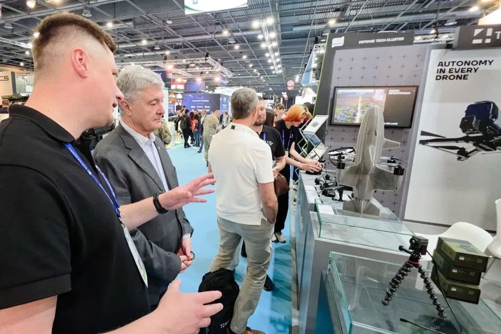Порошенко на виставці озброєнь Eurosatory 2026