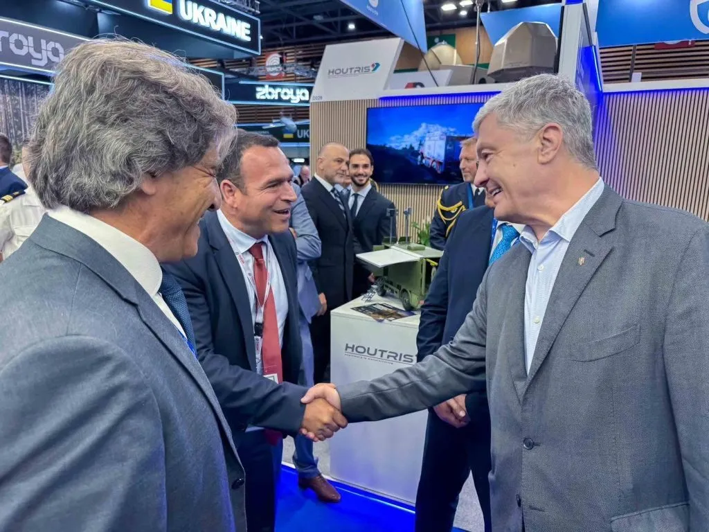 Петро Порошенко відвідав виставку озброєнь Eurosatory 2026