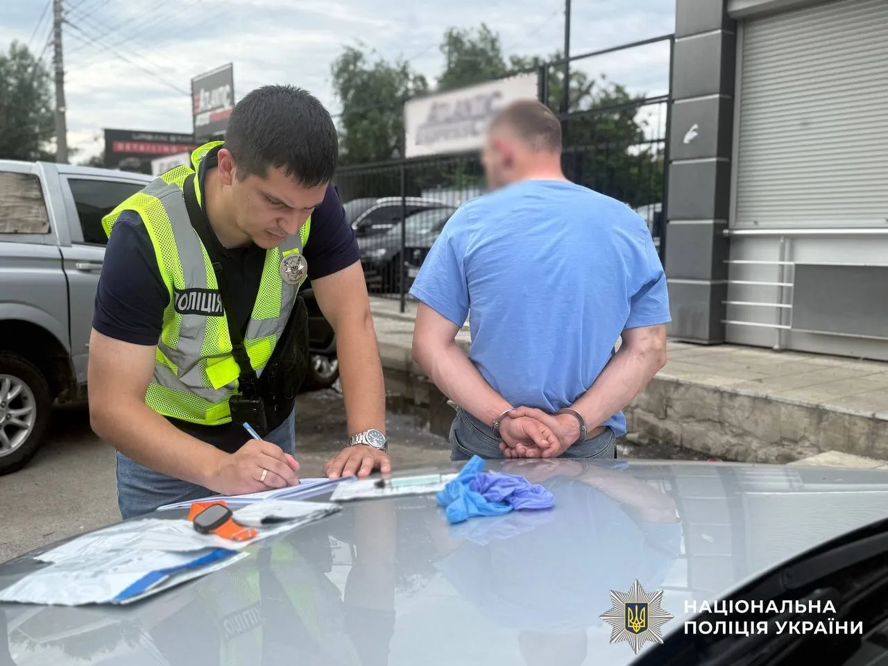 Подозреваемому грозит до семи лет лишения свободы.