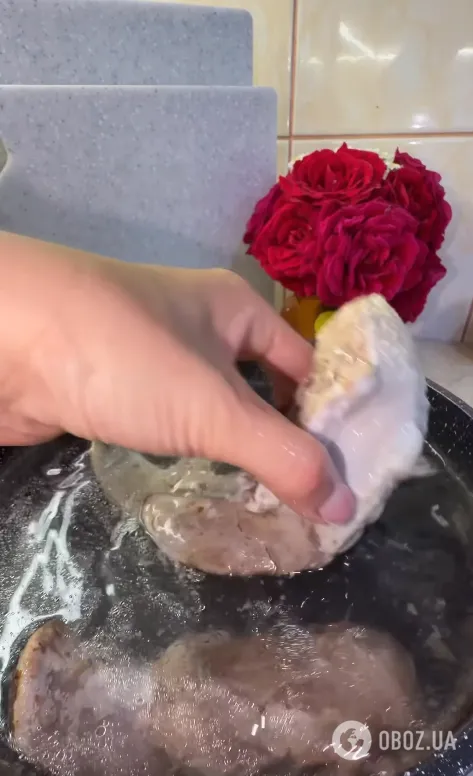 Пикантный маринованный язык с петрушкой и чесноком: мясная закуска на любой случай
