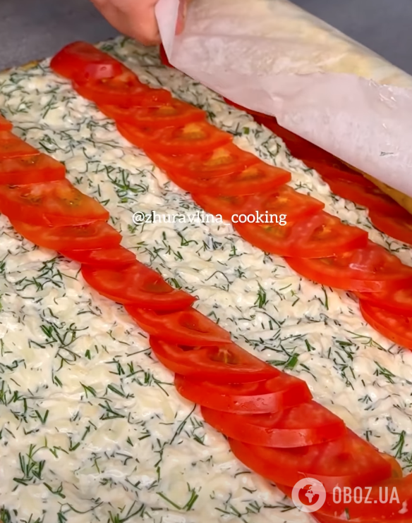 Вкусный закусочный кабачковый рулет с сырной начинкой: делимся рецептом бюджетной закуски