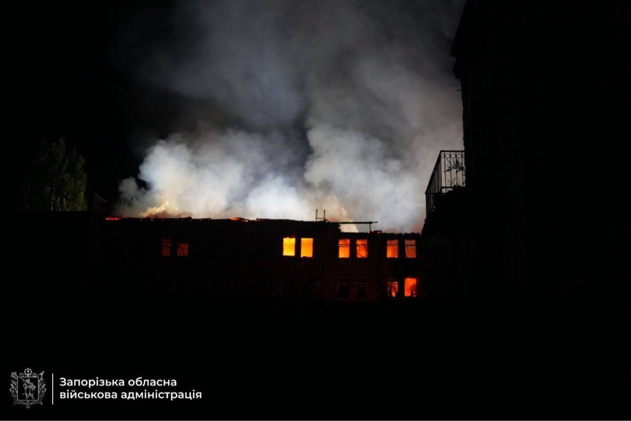 Ліквідація наслідків ударів військ РФ по Запоріжжю тривала всю ніч