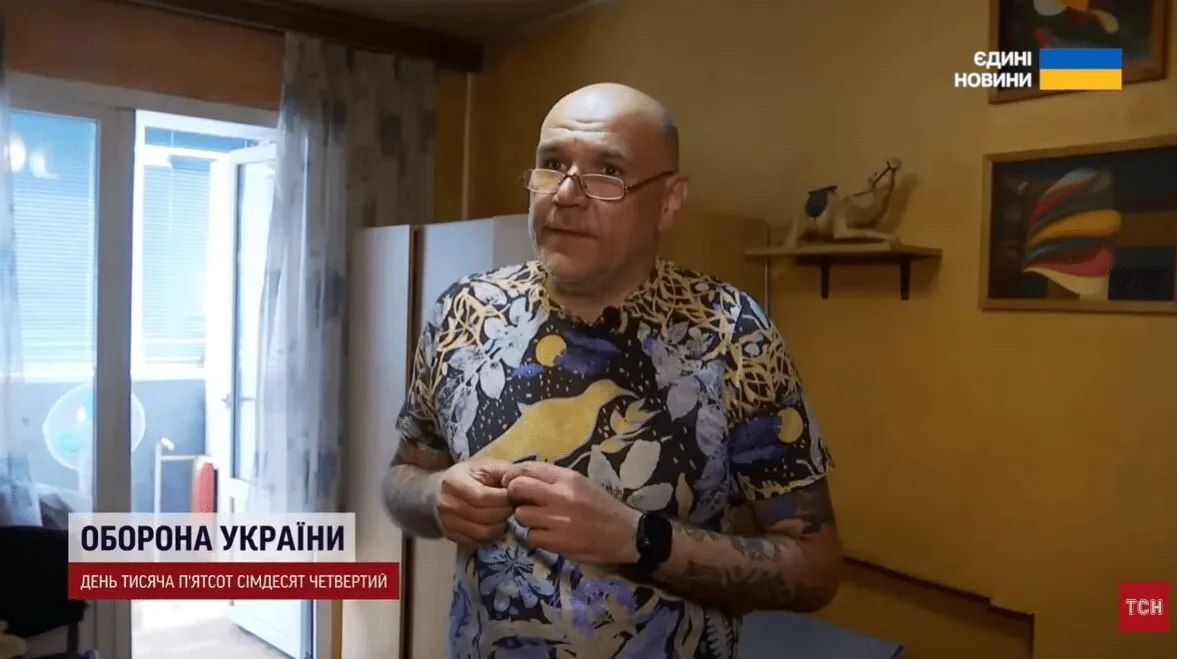 Під час обстрілу медики порадили пораненому чоловіку чекати на відбій.