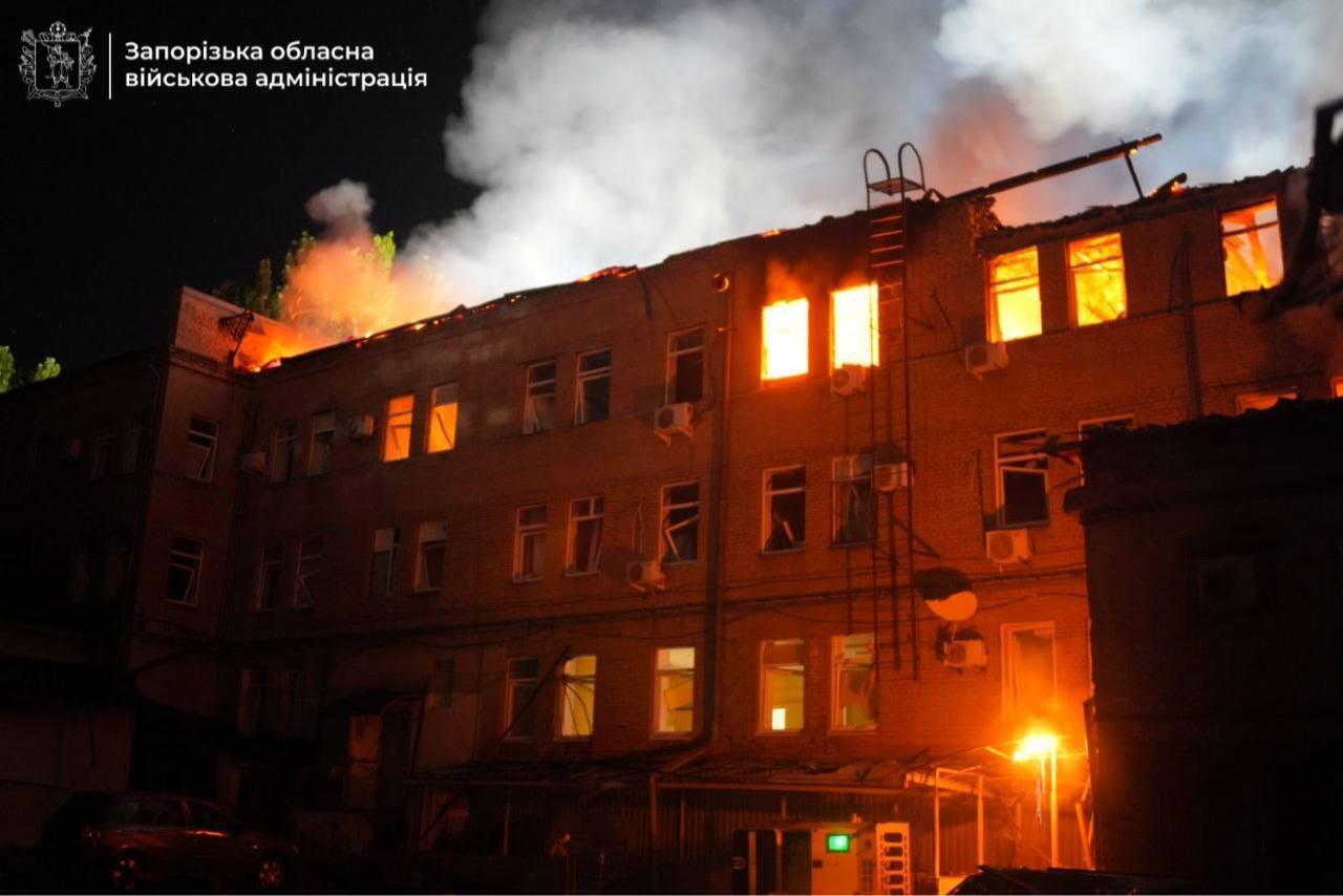 Ліквідація наслідків ударів військ РФ по Запоріжжю тривала всю ніч