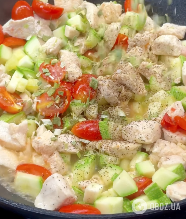 Вкусные тушеные кабачки с филе в сметанном соусе: делимся простым рецептом сытного блюда