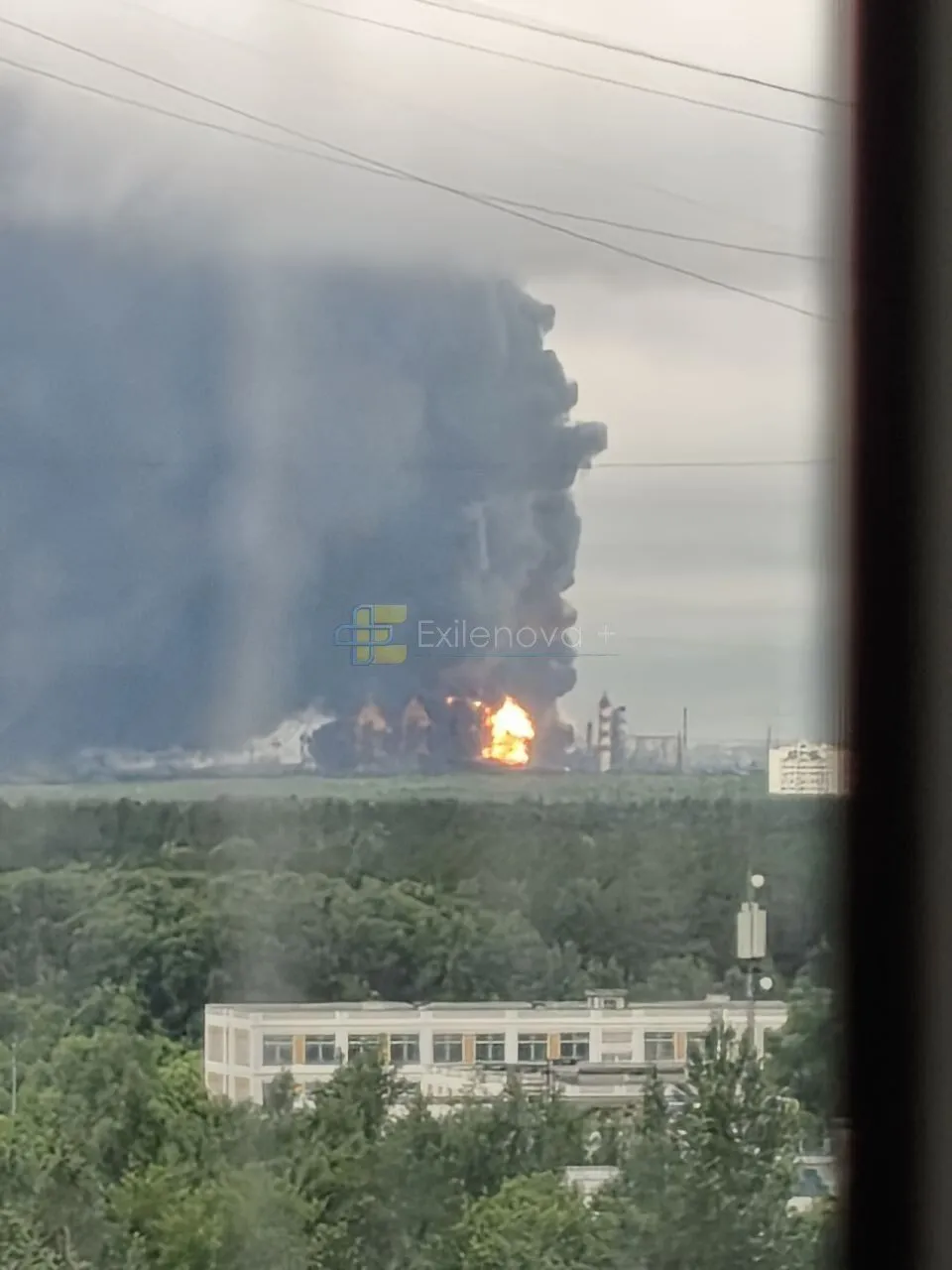Горит НПЗ в Москве