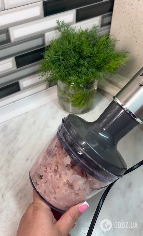 Вкусные кабачковые рулетики с куриным филе: готовятся в духовке