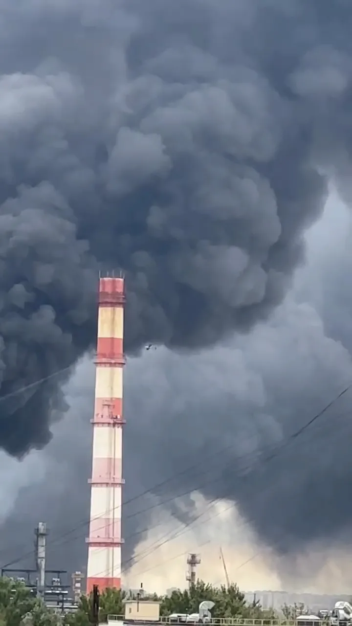 Небо над Москвою затягнув дим