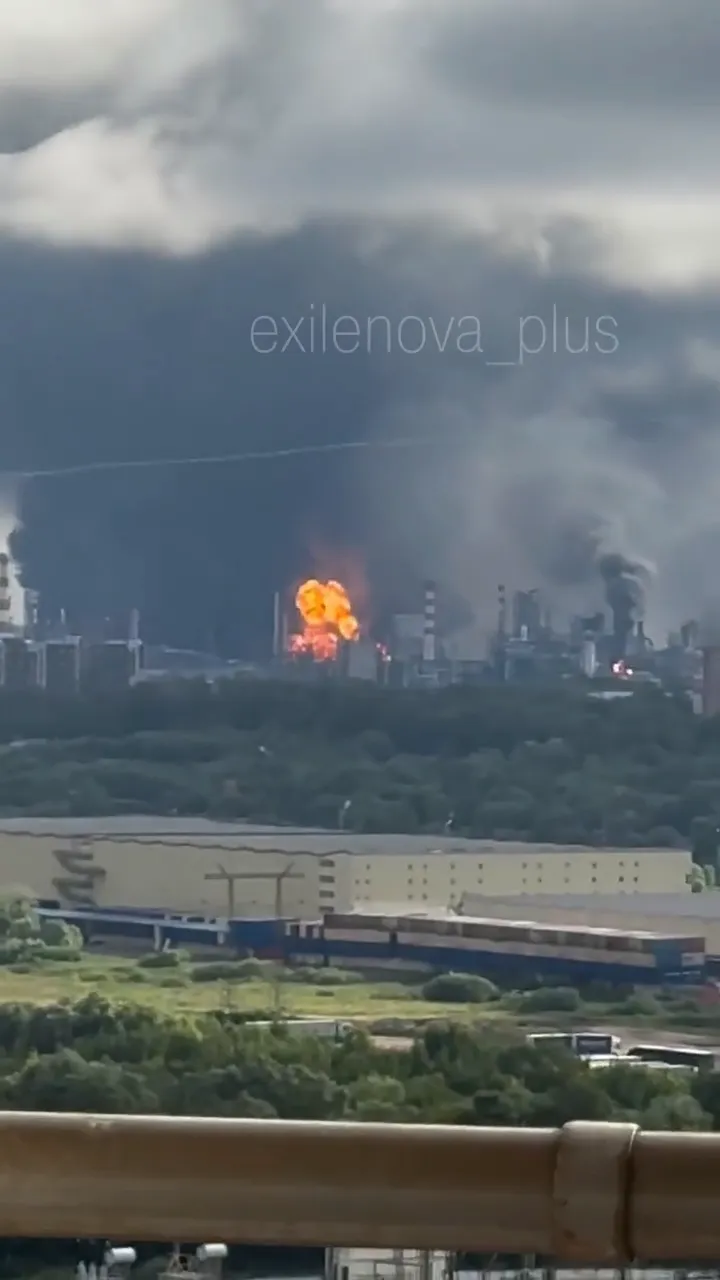 Небо над Москвою затягнув дим