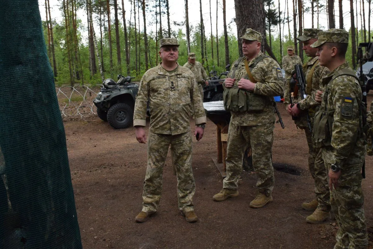 "Густі ліси та складний рельєф": як ДПСУ охороняє держкордон із Білоруссю й нарощує захист. Фото