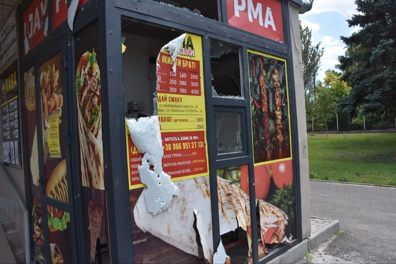 Наслідки ворожого обстрілу Краматорська.