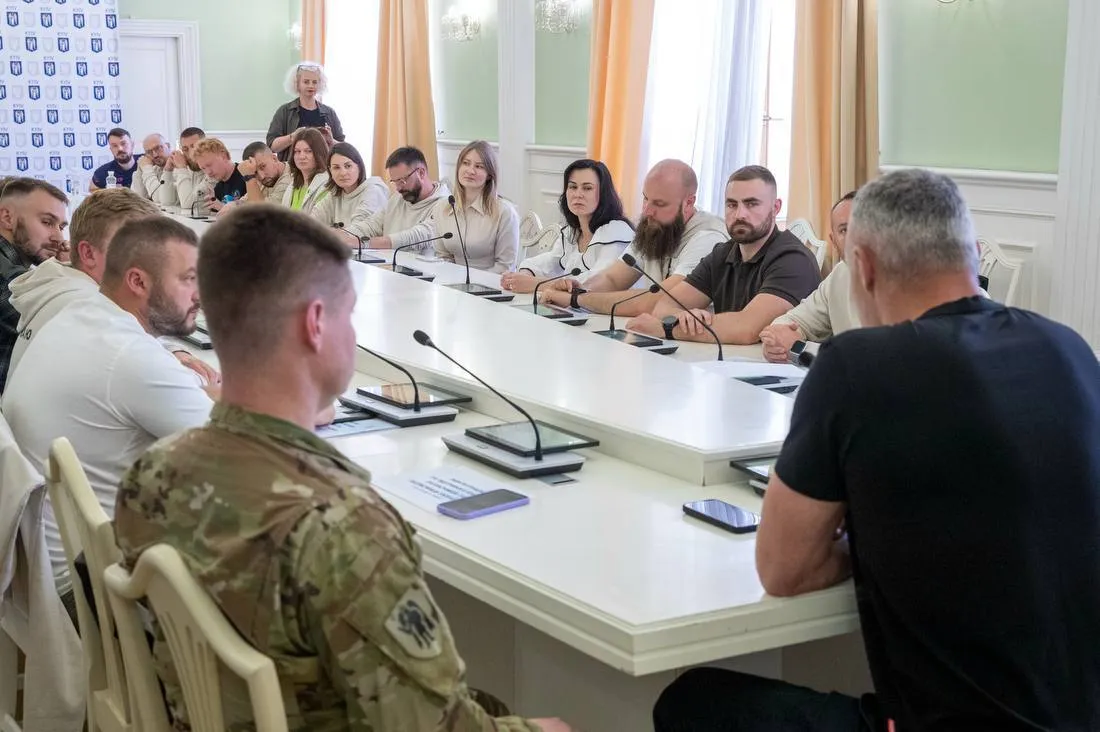 Кличко встретился в Киеве с участниками программы ветеранского лидерства