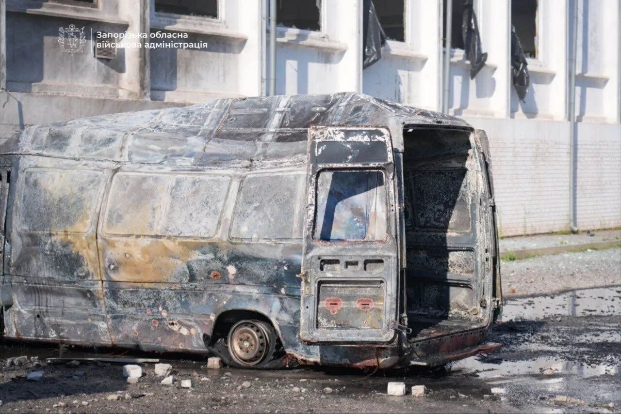 Атака РФ по будівлі логістичного оператора в Запоріжжі