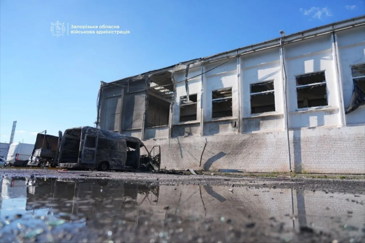 Атака РФ по будівлі логістичного оператора в Запоріжжі