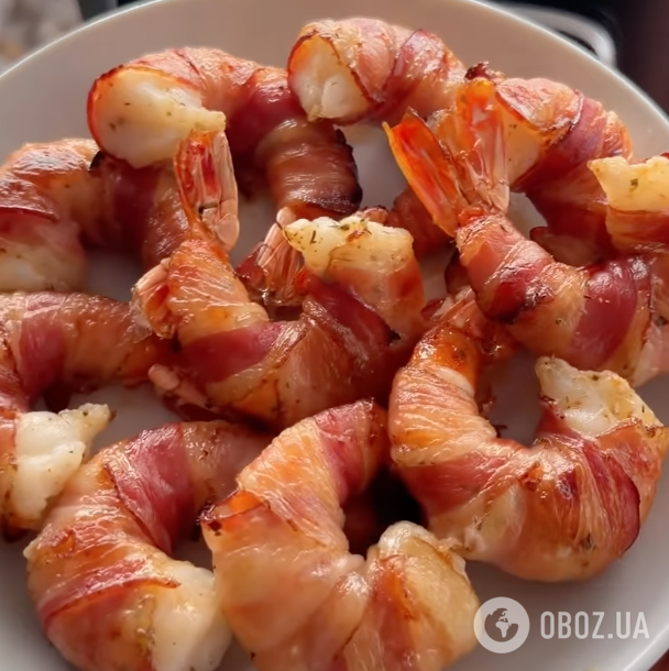 Легкий "Цезар" з креветками та смачним соусом: ділимося рецептом страви для святкового столу