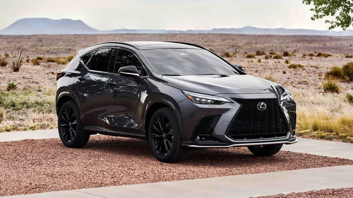 Lexus NX.