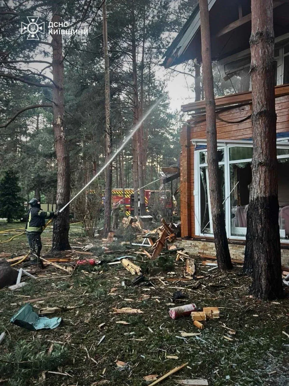Оккупанты атаковали Киевскую область дронами, крылатыми ракетами и баллистикой: есть разрушения и пострадавшие. Фото