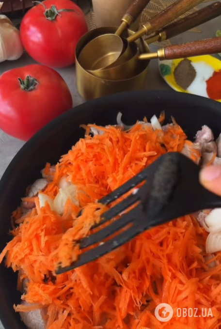 Сочная тушеная капуста со свининой: как приготовить