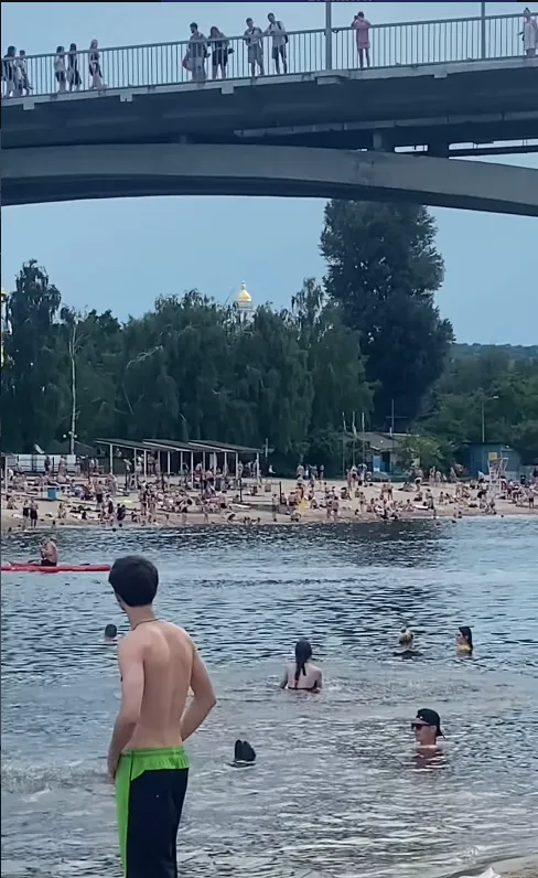 Парень прыгнул в воду с Венецианского моста и не выплыл.