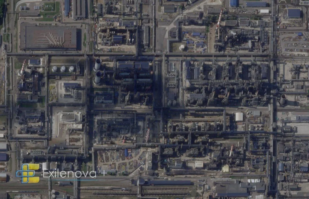 Последствия атаки на НПЗ видны из космоса