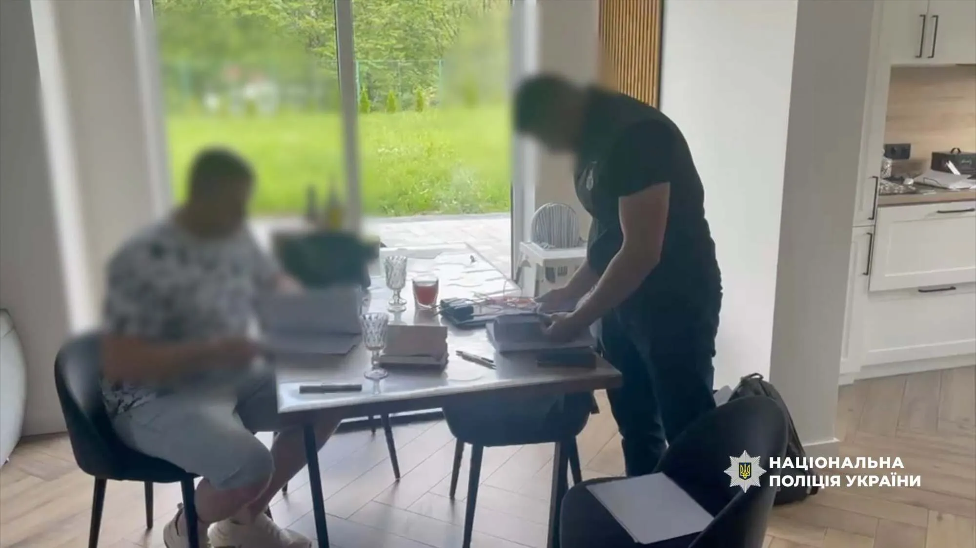 Фігурантам повідомили про підозру.