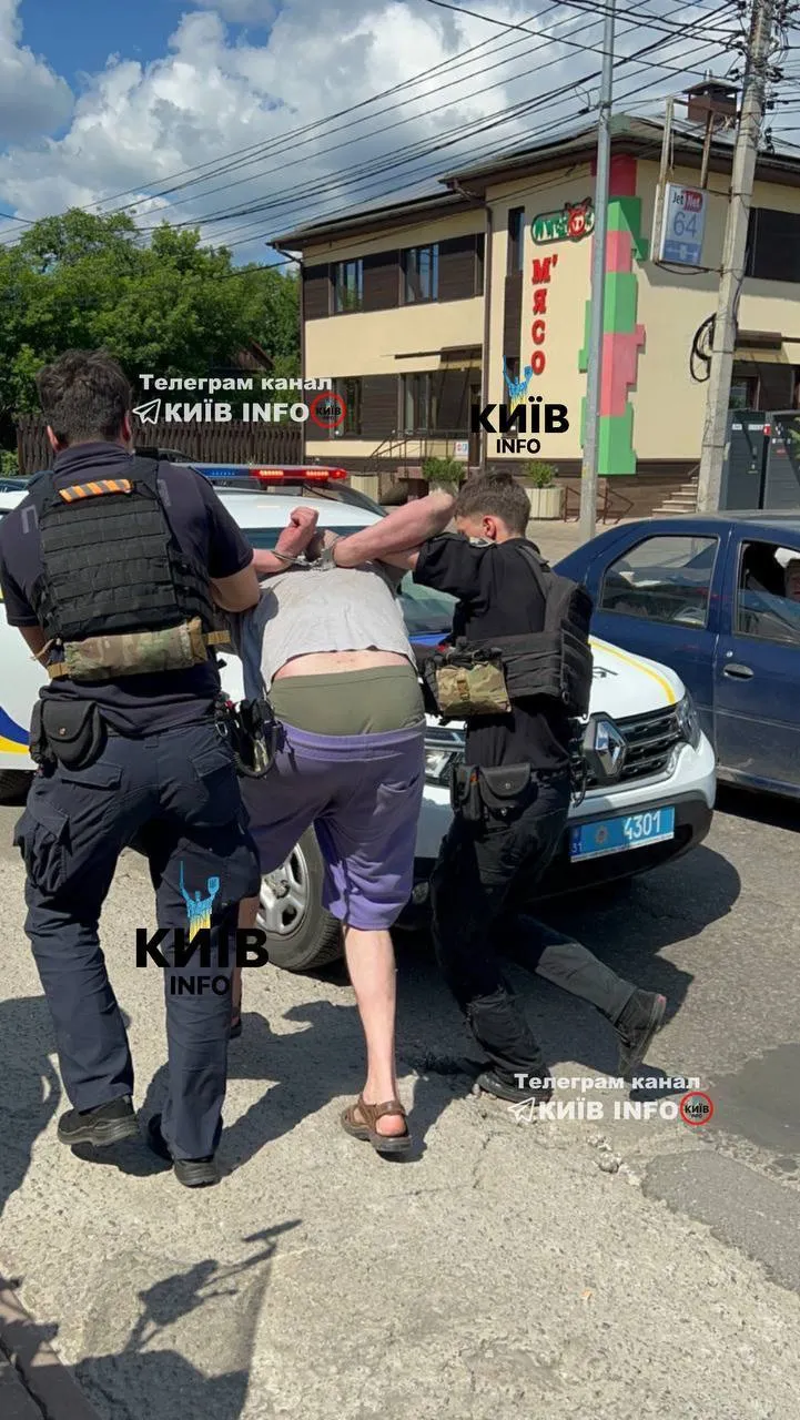 Нарушителя задержали полицейские.